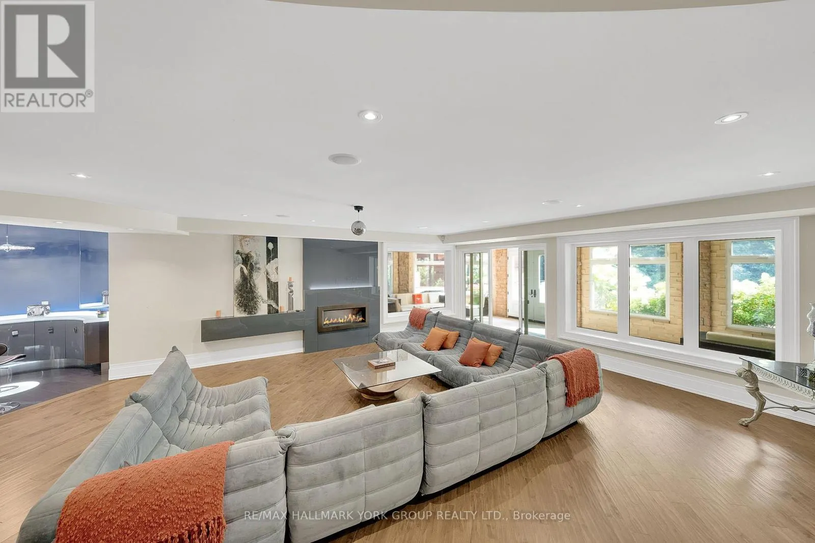 24 DEW DROP COURT