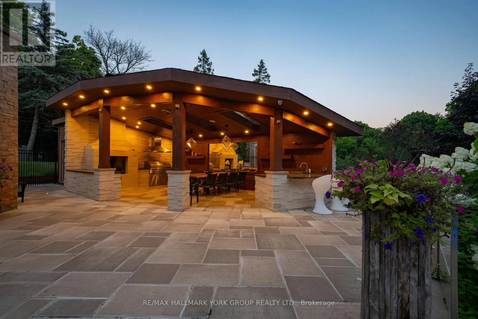 24 DEW DROP COURT