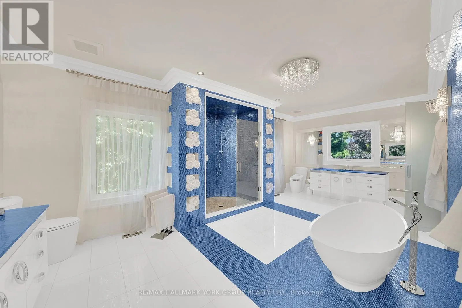 24 DEW DROP COURT
