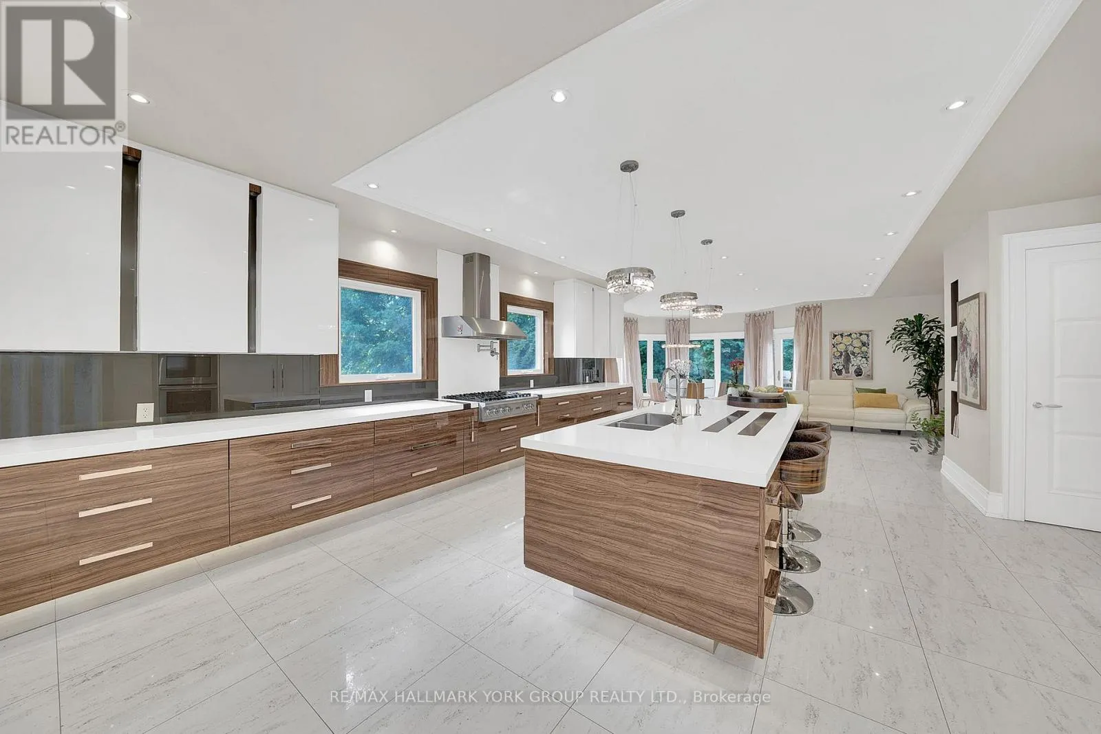 24 DEW DROP COURT