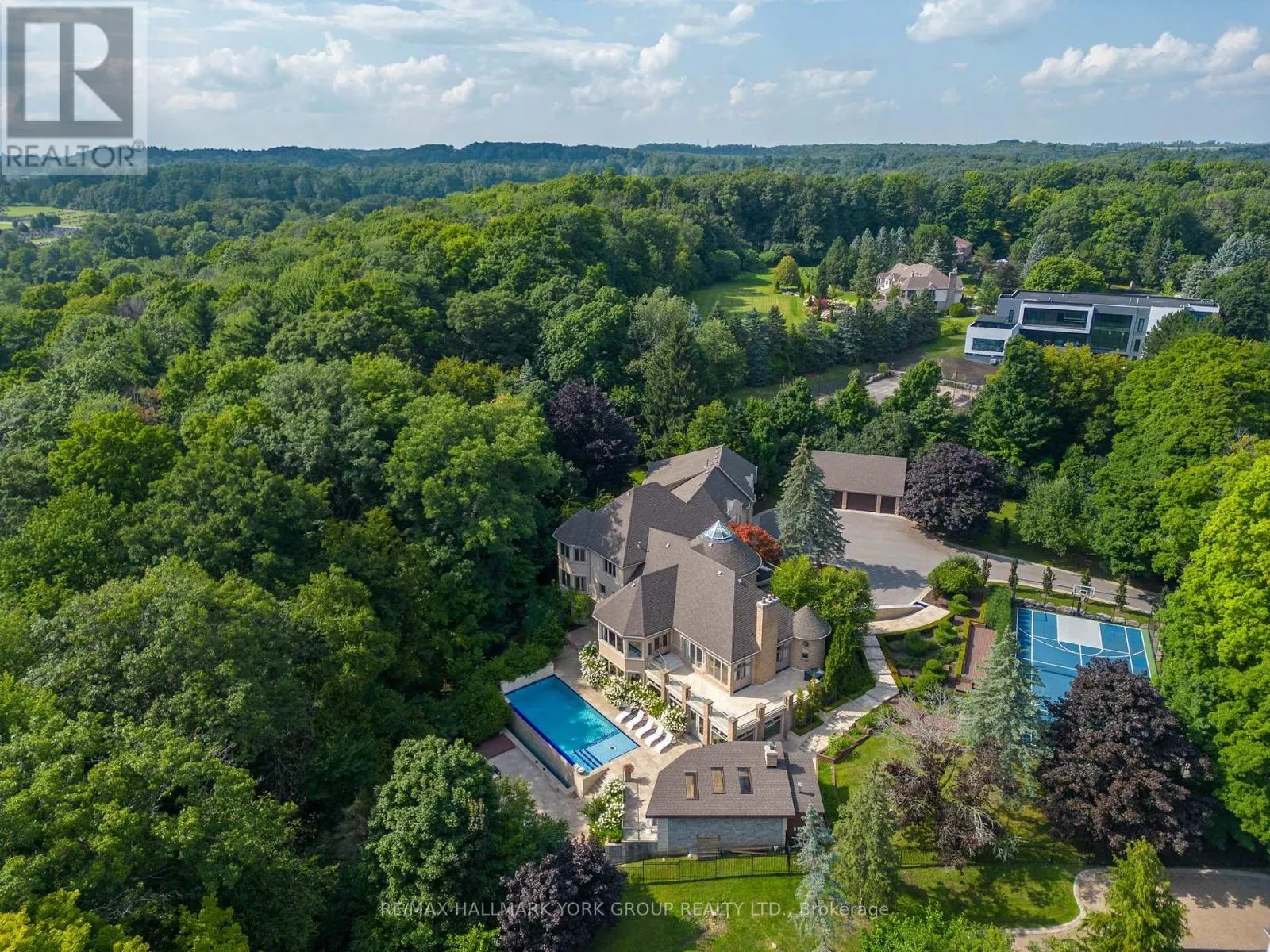 24 DEW DROP COURT