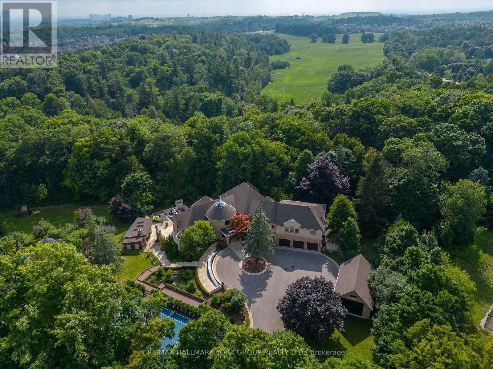 24 DEW DROP COURT
