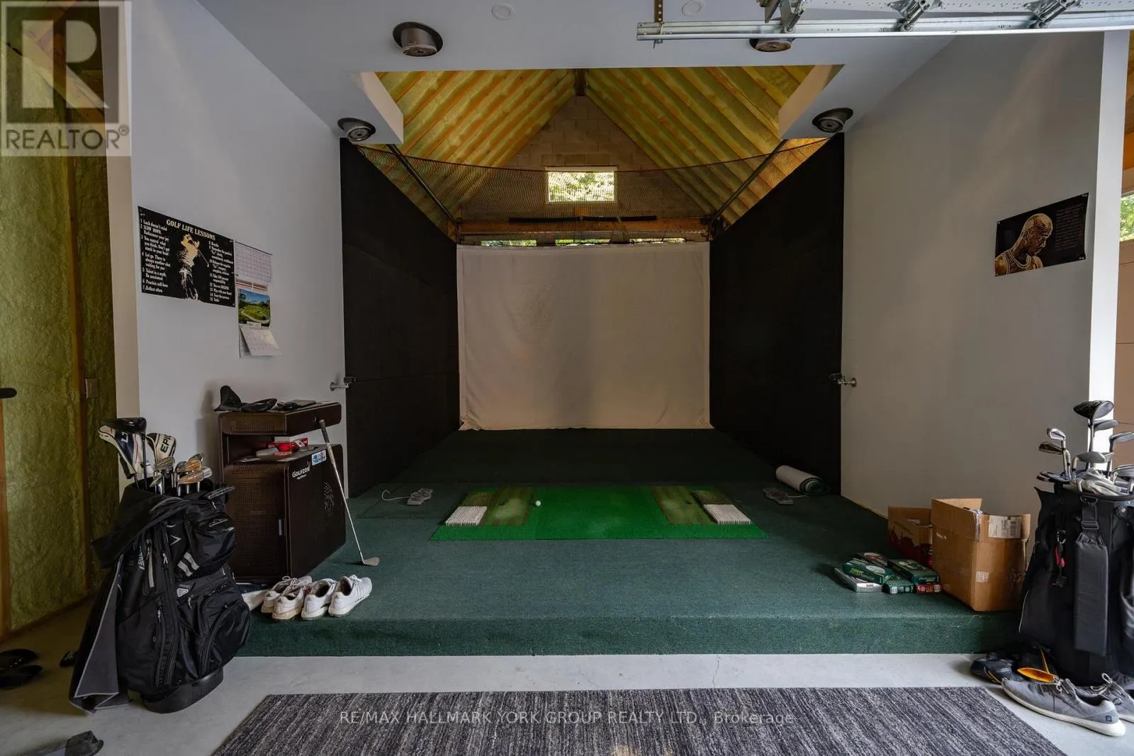 24 DEW DROP COURT