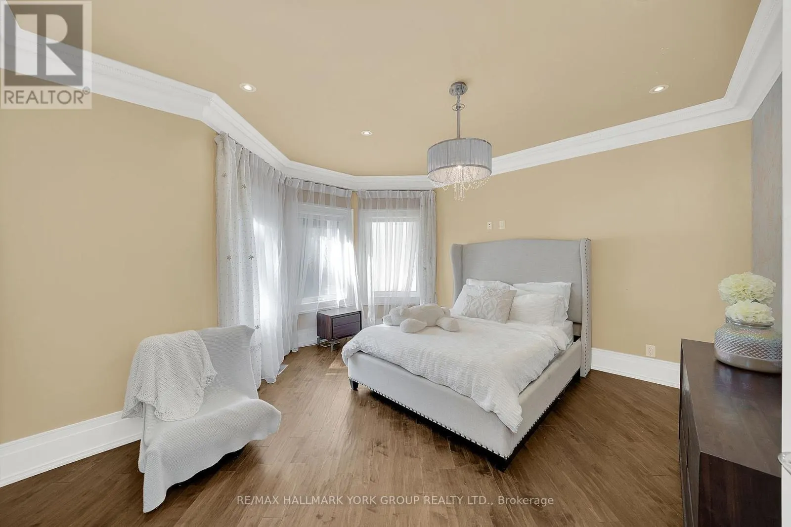 24 DEW DROP COURT