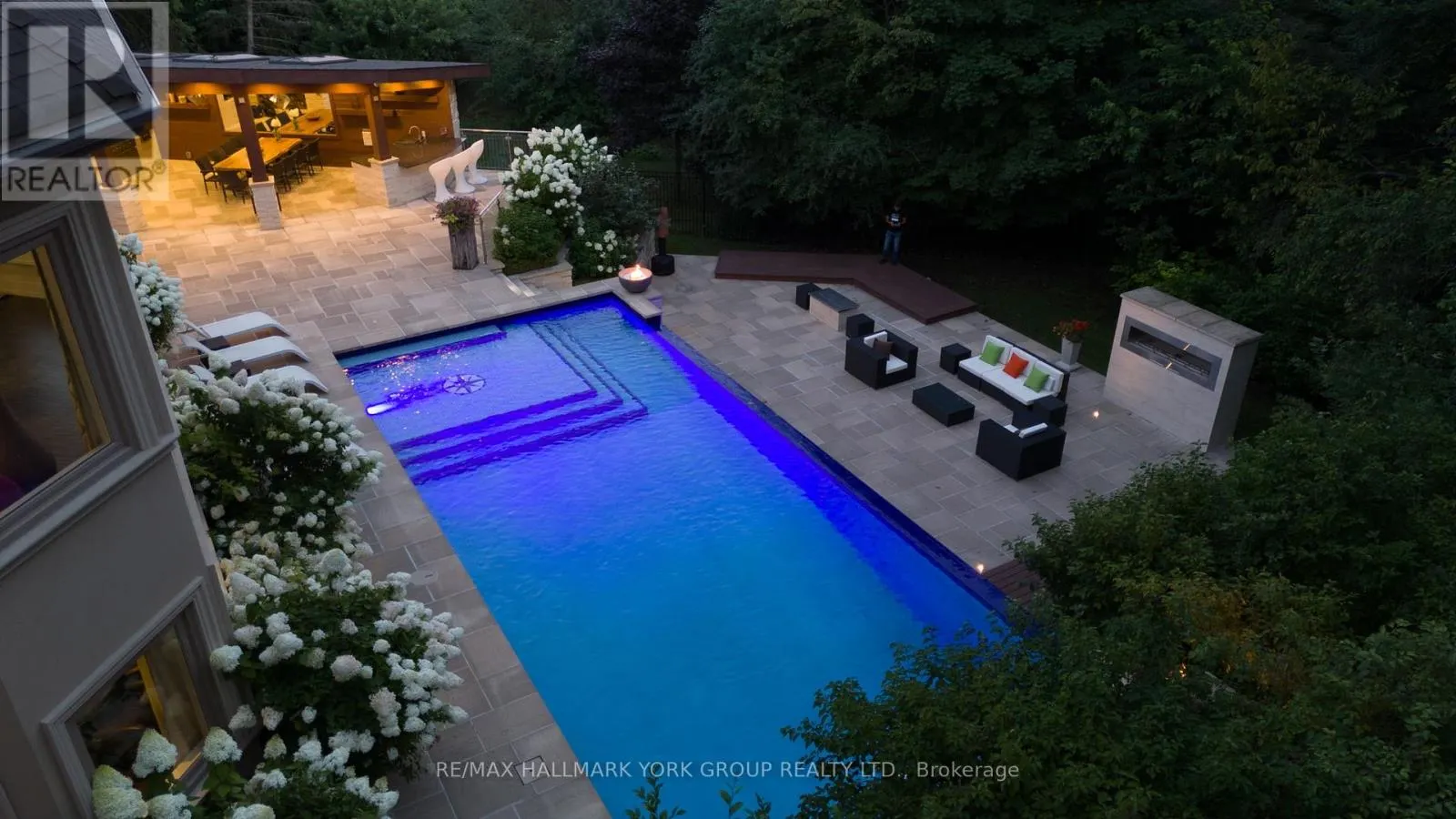 24 DEW DROP COURT
