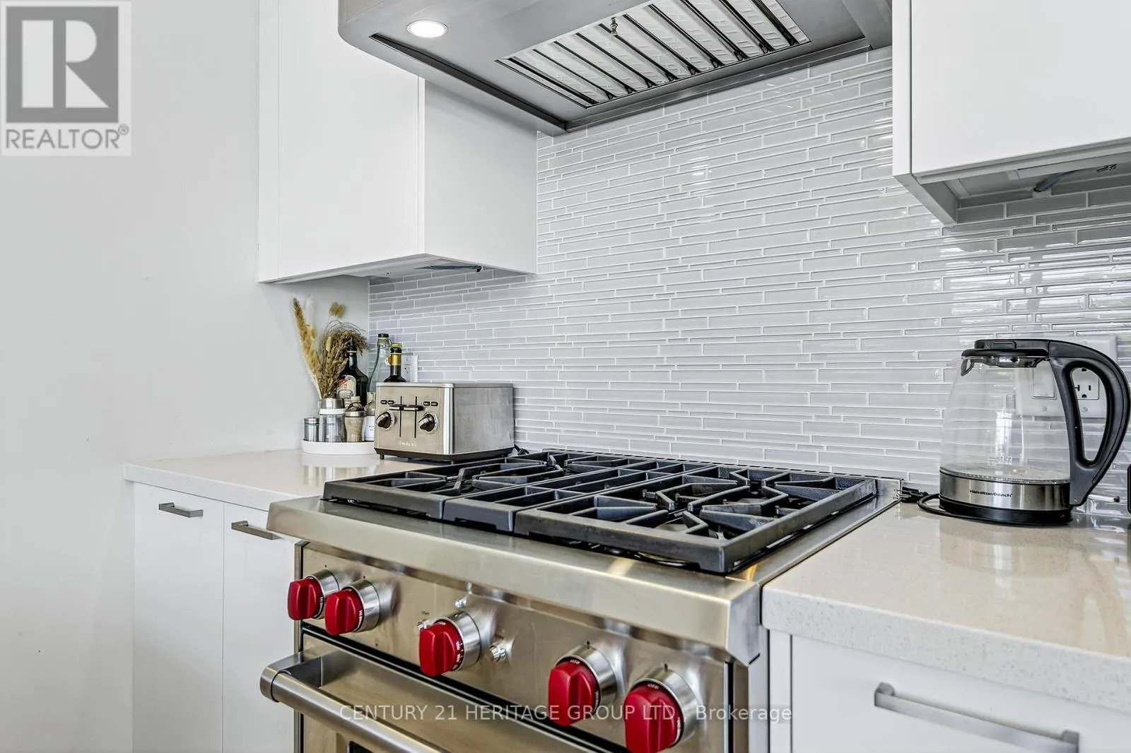 3746 FERRETTI COURT