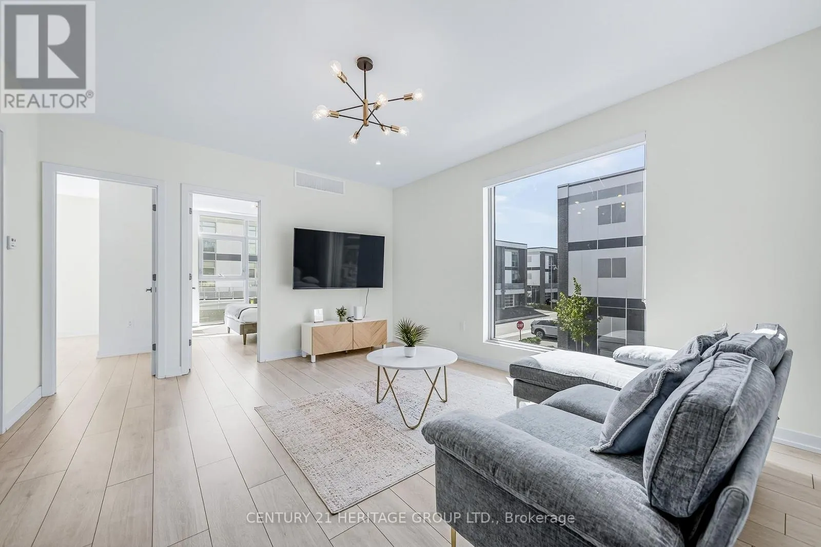 3746 FERRETTI COURT