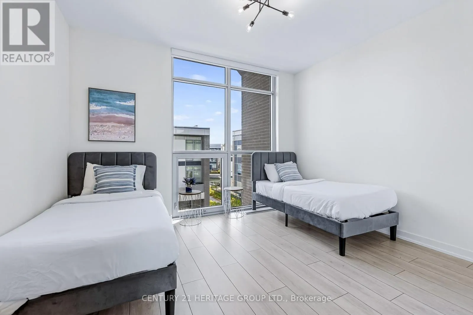 3746 FERRETTI COURT