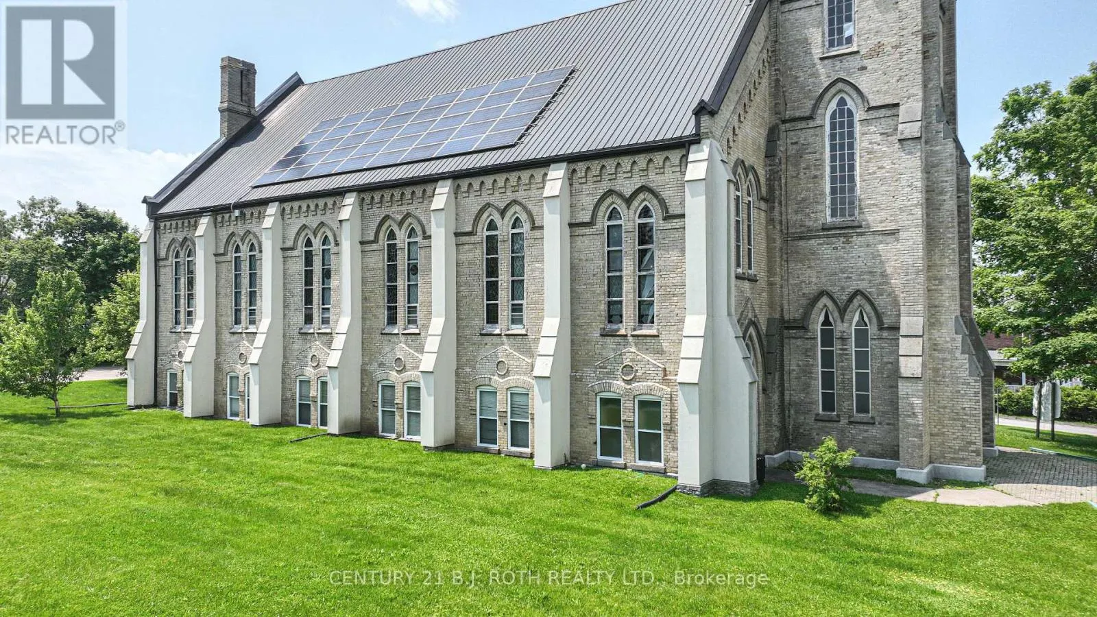523 SIMCOE STREET