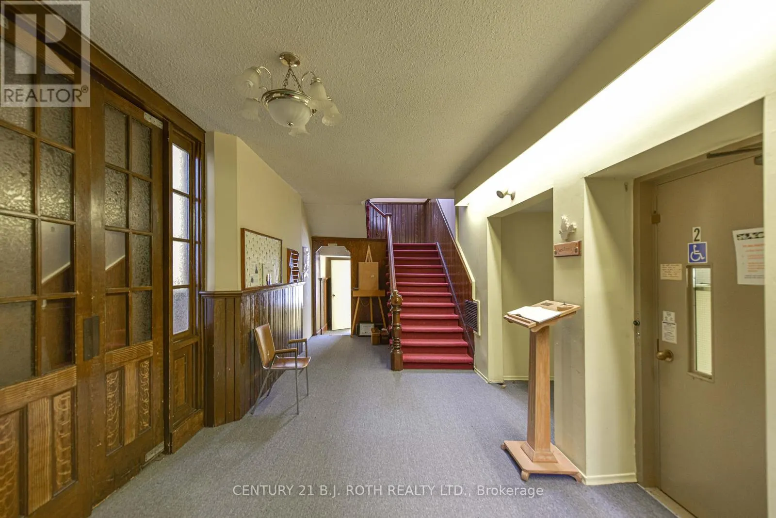 523 SIMCOE STREET