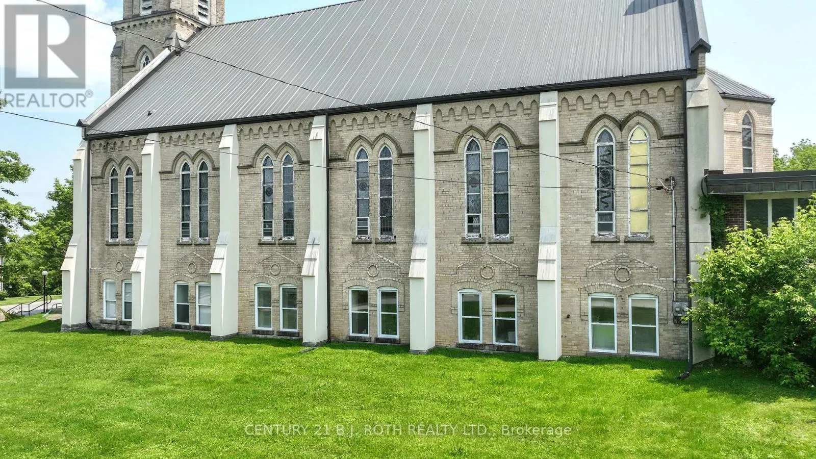 523 SIMCOE STREET
