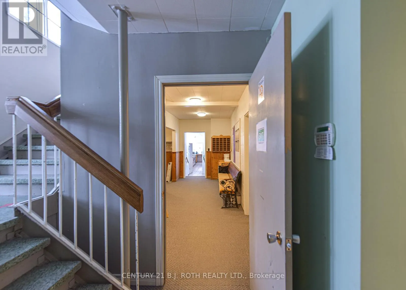 523 SIMCOE STREET