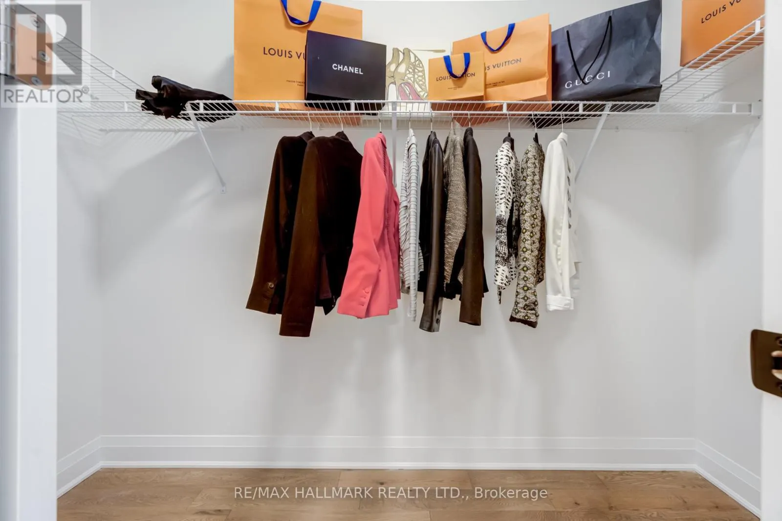 23 VERN ROBERTSON GATE