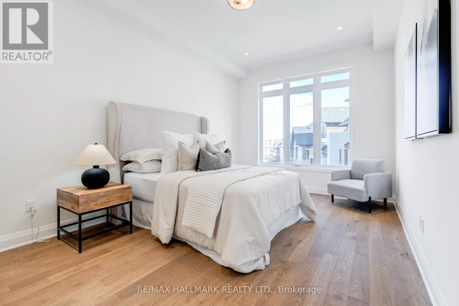 23 VERN ROBERTSON GATE