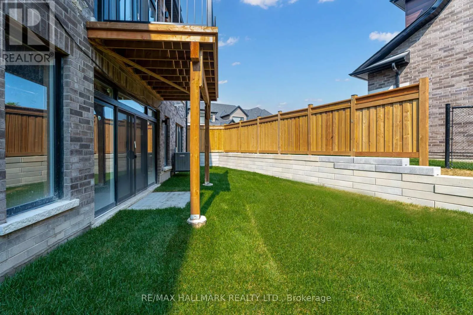 23 VERN ROBERTSON GATE