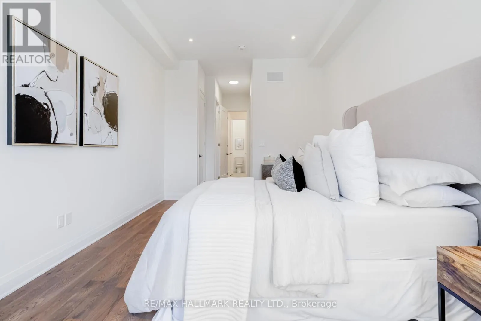 23 VERN ROBERTSON GATE