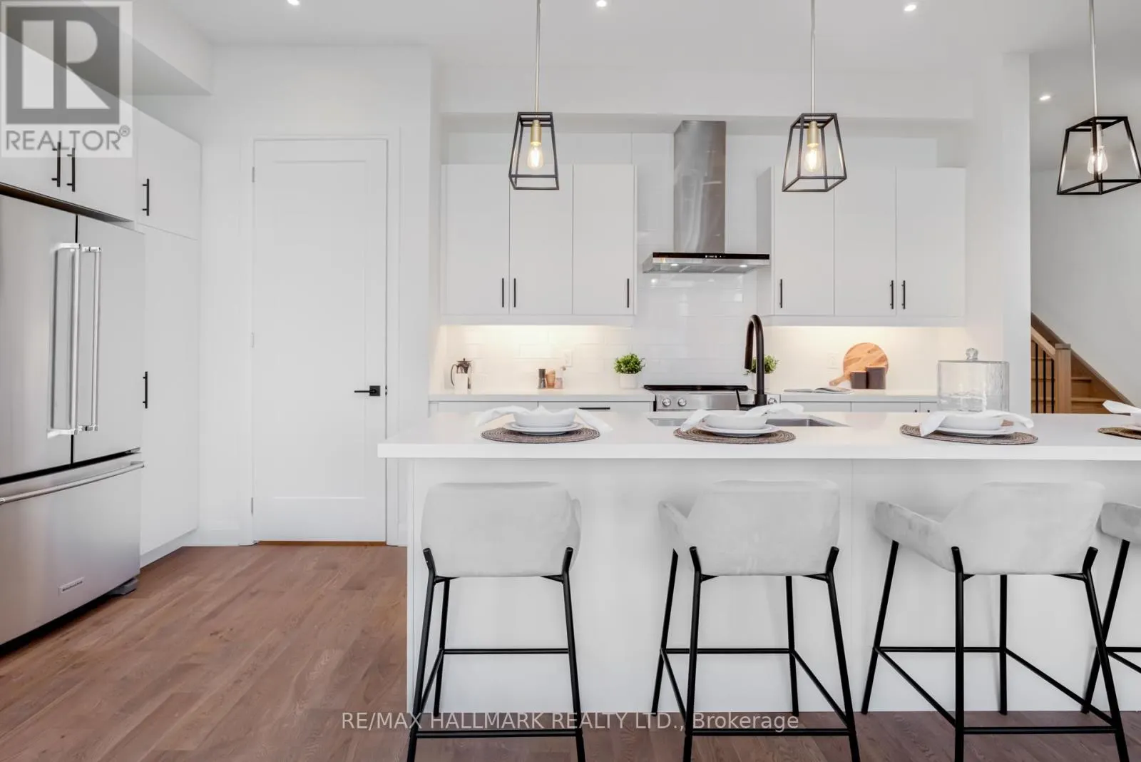 23 VERN ROBERTSON GATE