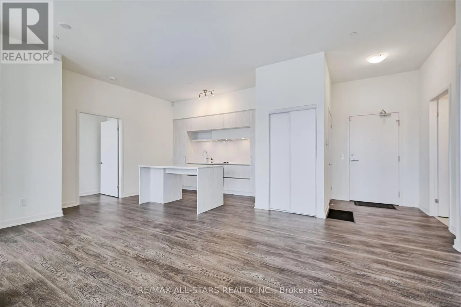 124 - 2 DAVID EYER ROAD