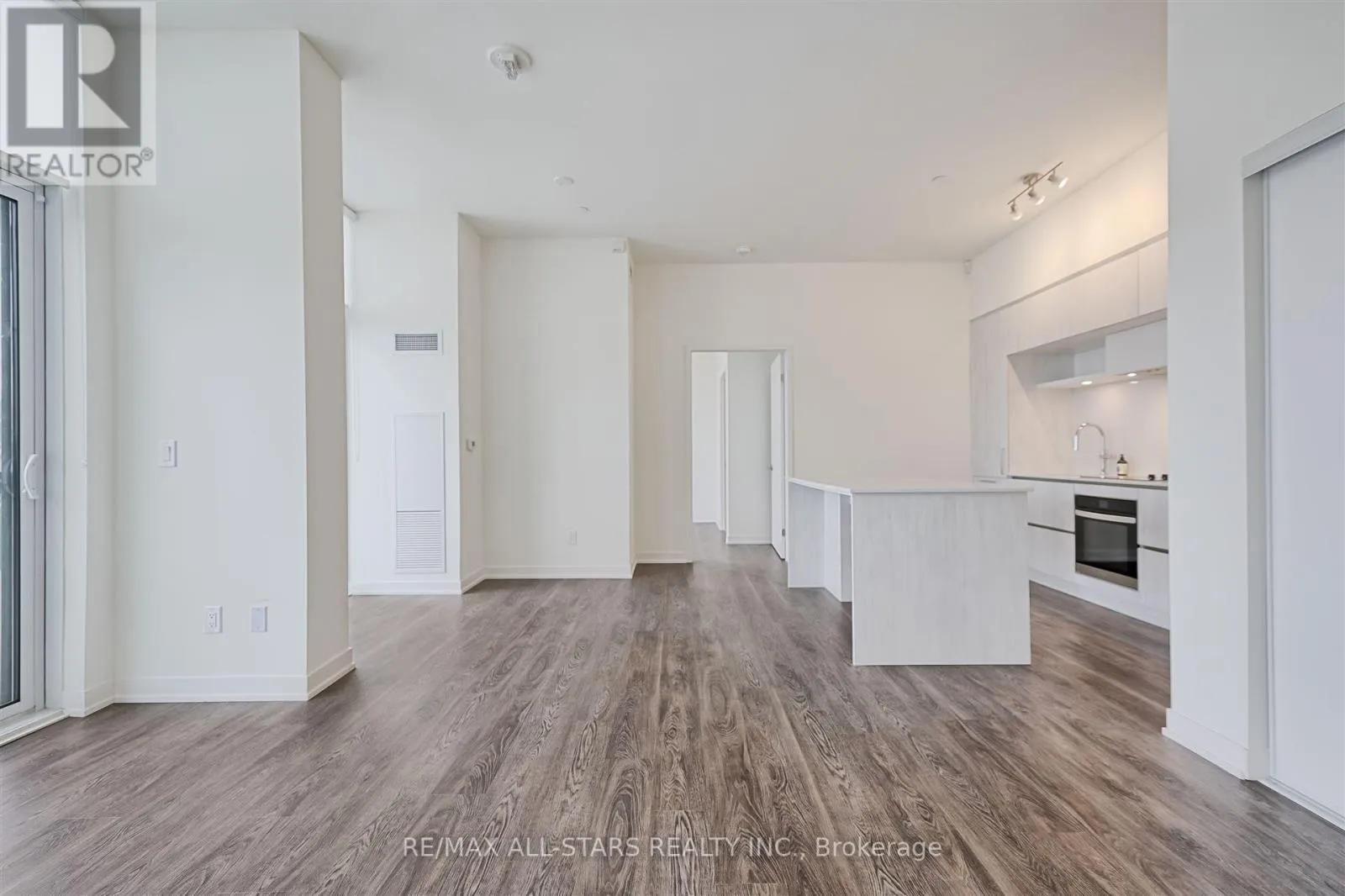 124 - 2 DAVID EYER ROAD