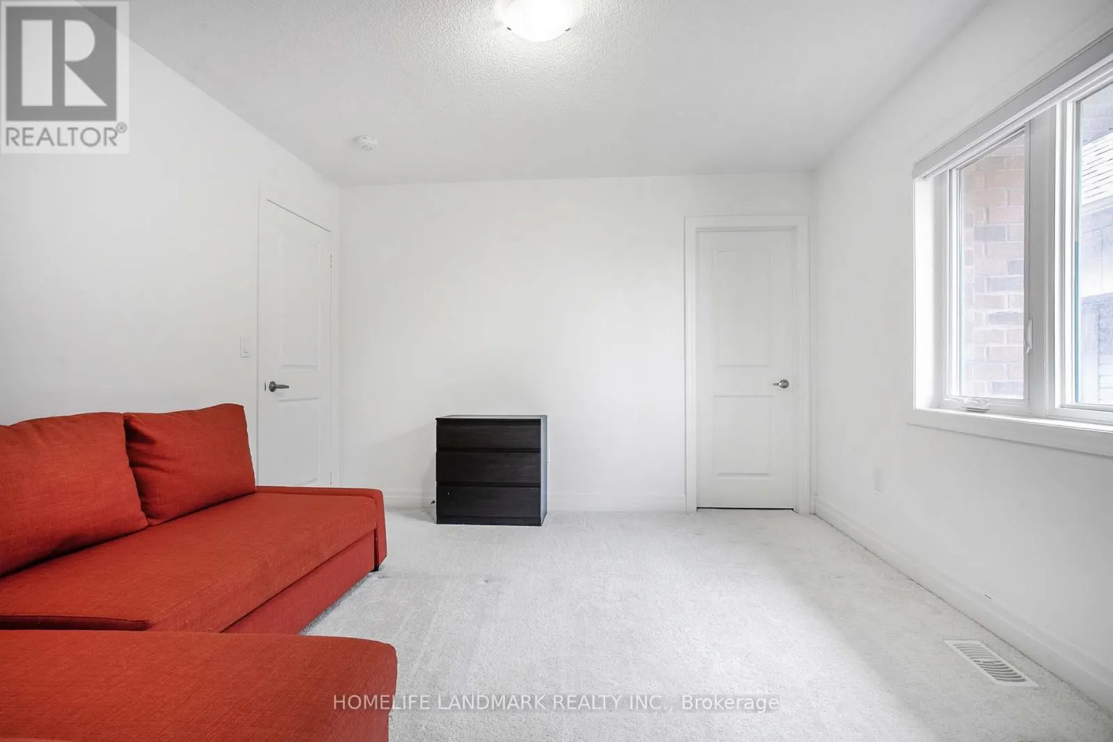 6 CLOVERRIDGE AVENUE