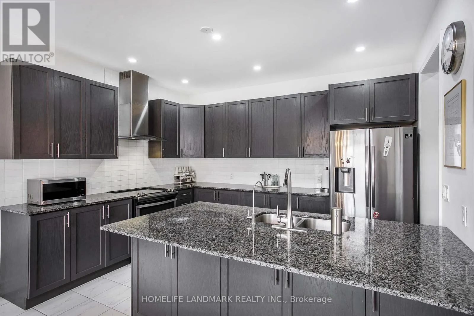 6 CLOVERRIDGE AVENUE
