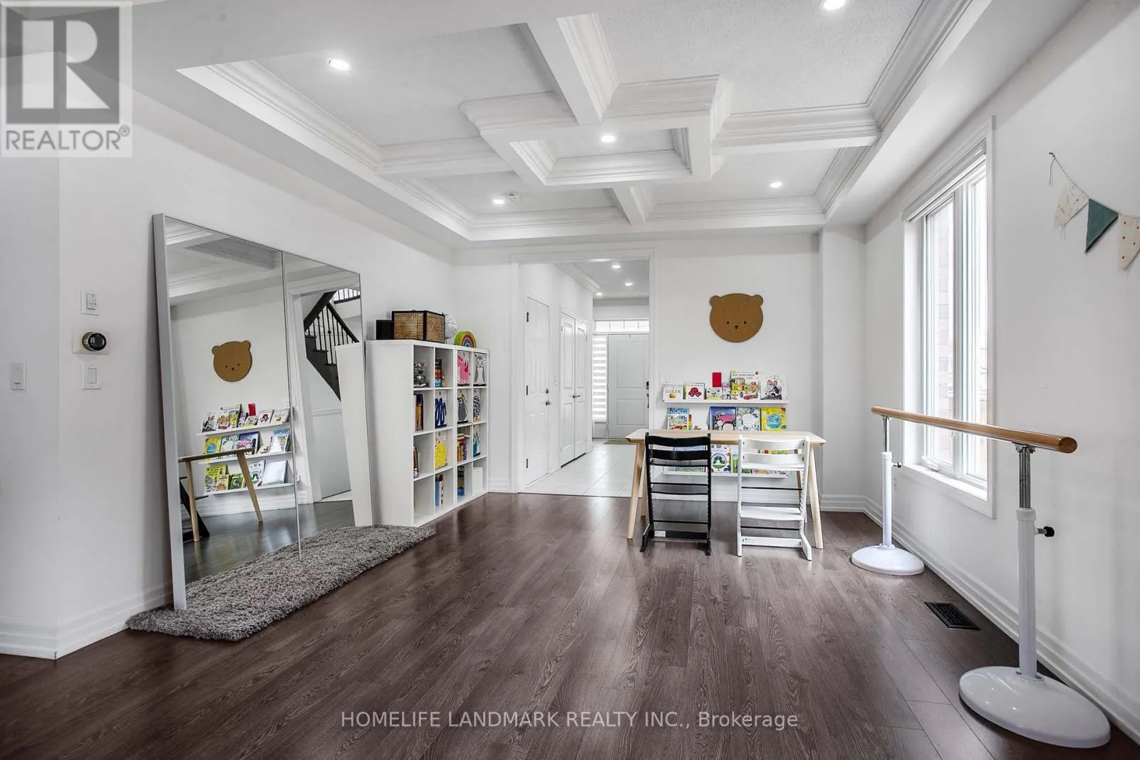 6 CLOVERRIDGE AVENUE