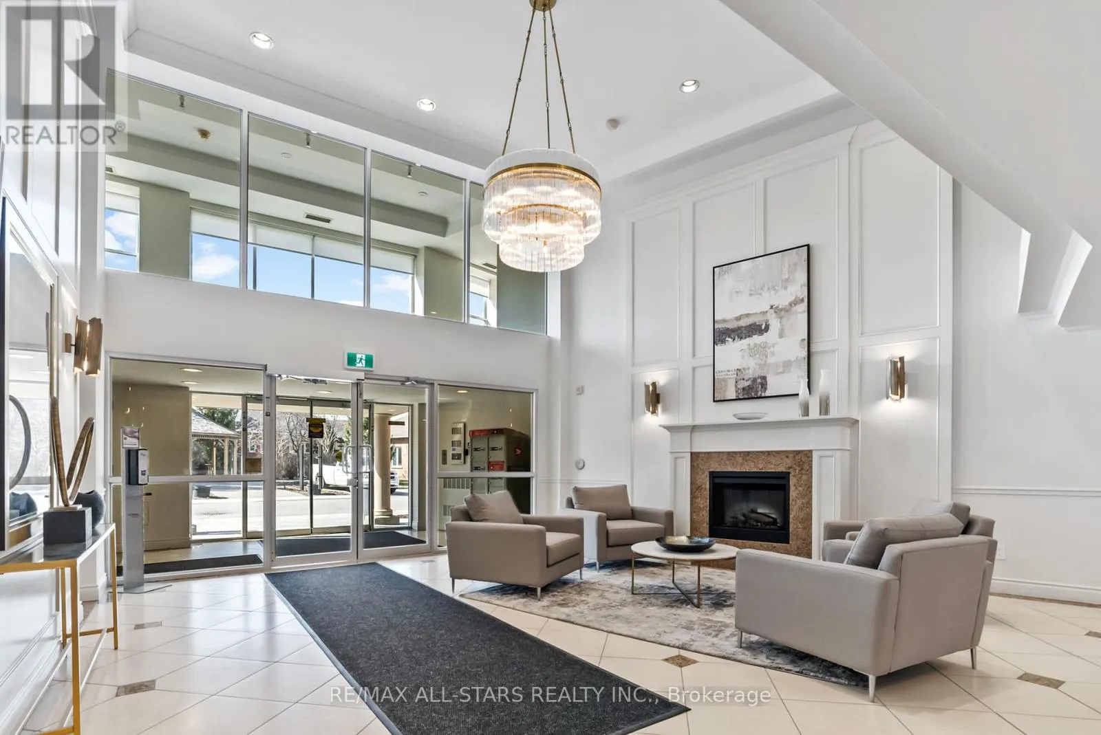 210 - 22 JAMES HILL COURT
