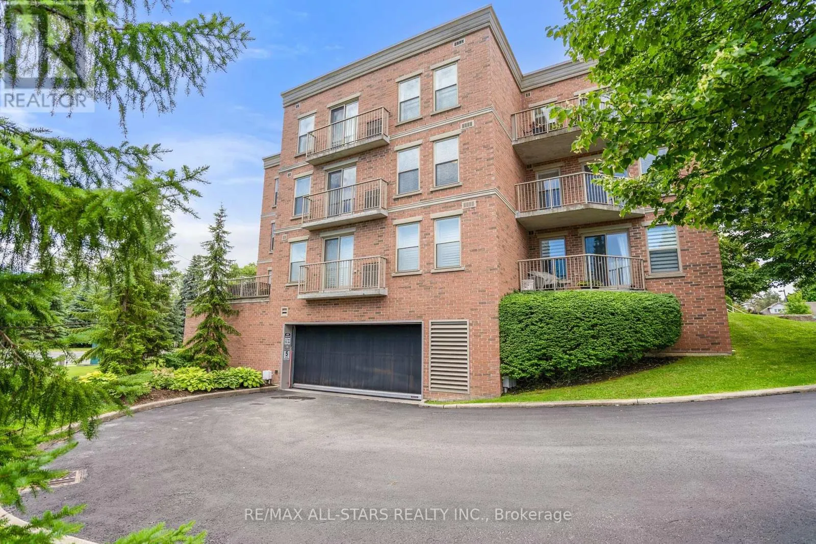 210 - 22 JAMES HILL COURT