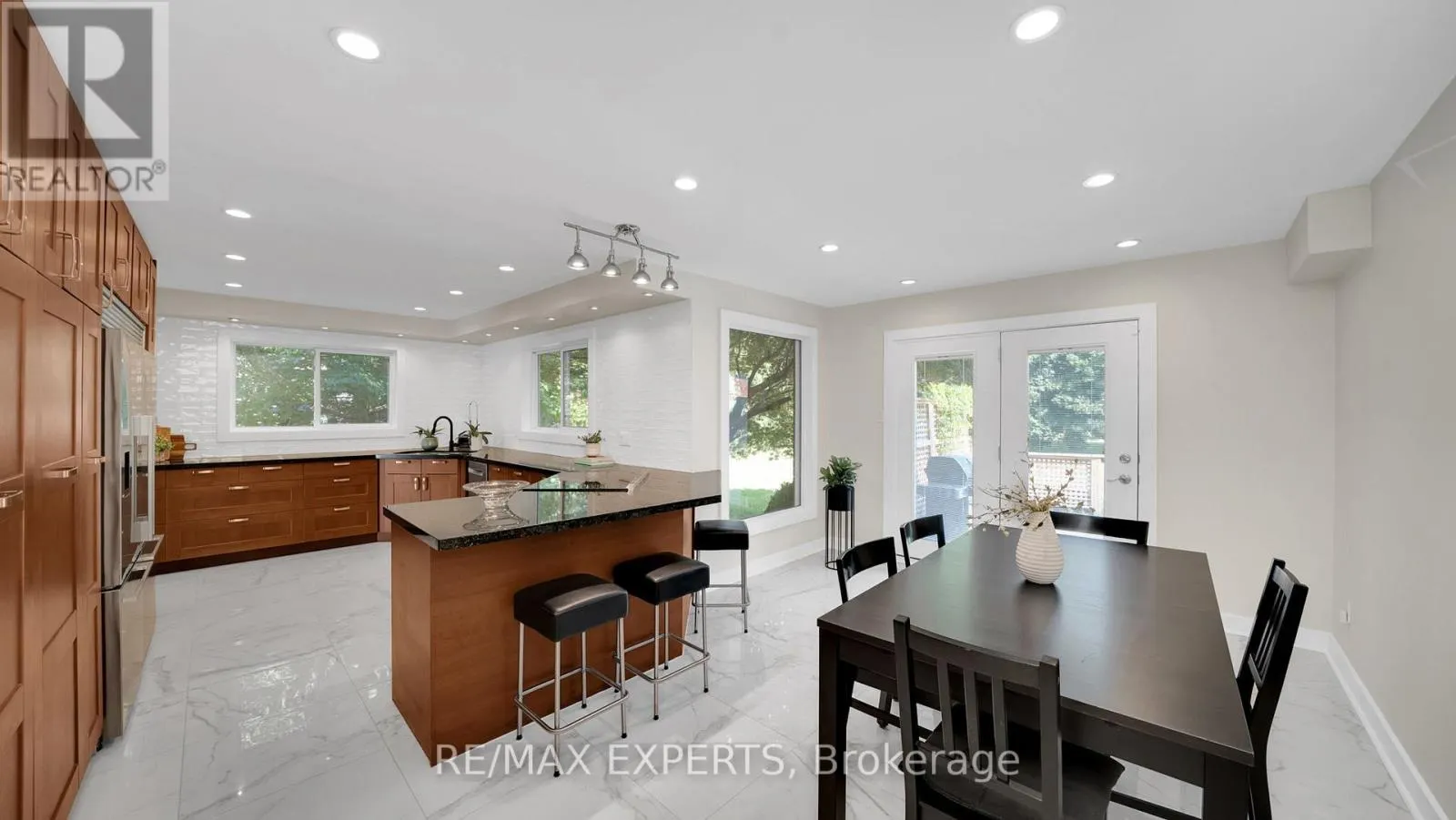 10 KEHOE COURT