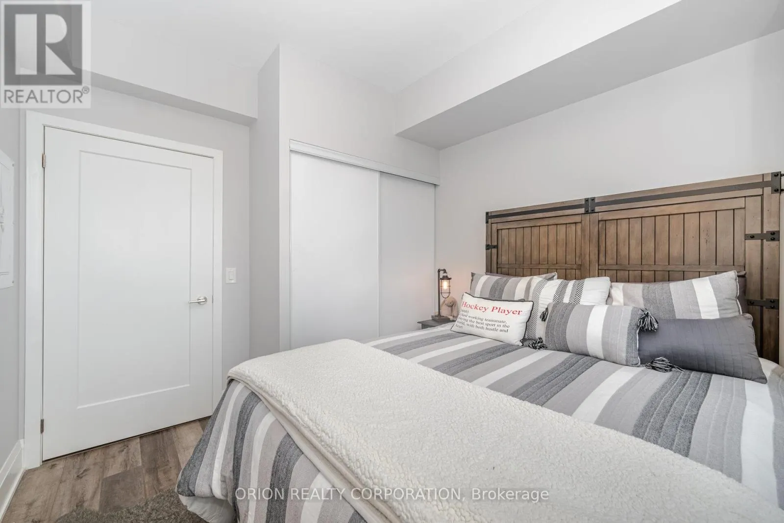 303 - 100 EAGLE ROCK WAY