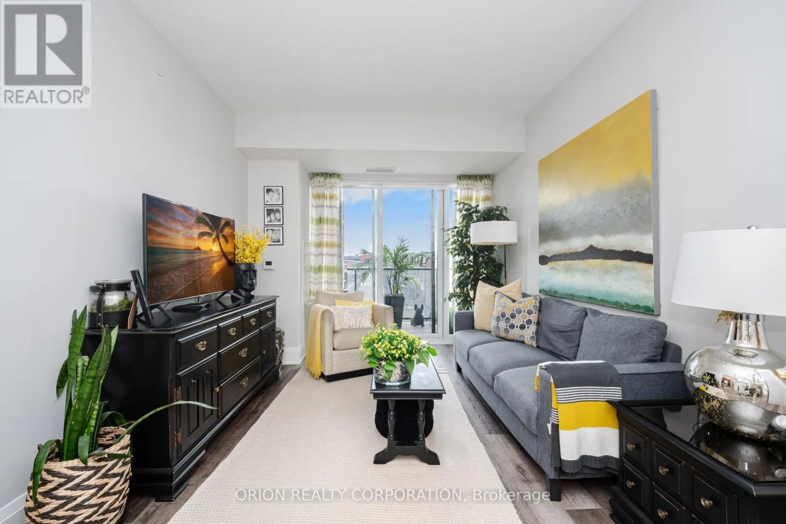 303 - 100 EAGLE ROCK WAY