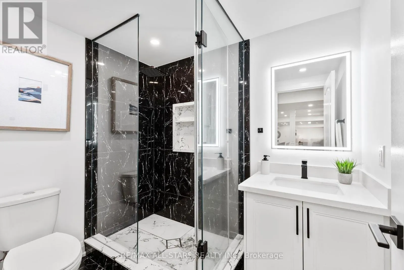 21 COUNTRY CLUB CRESCENT
