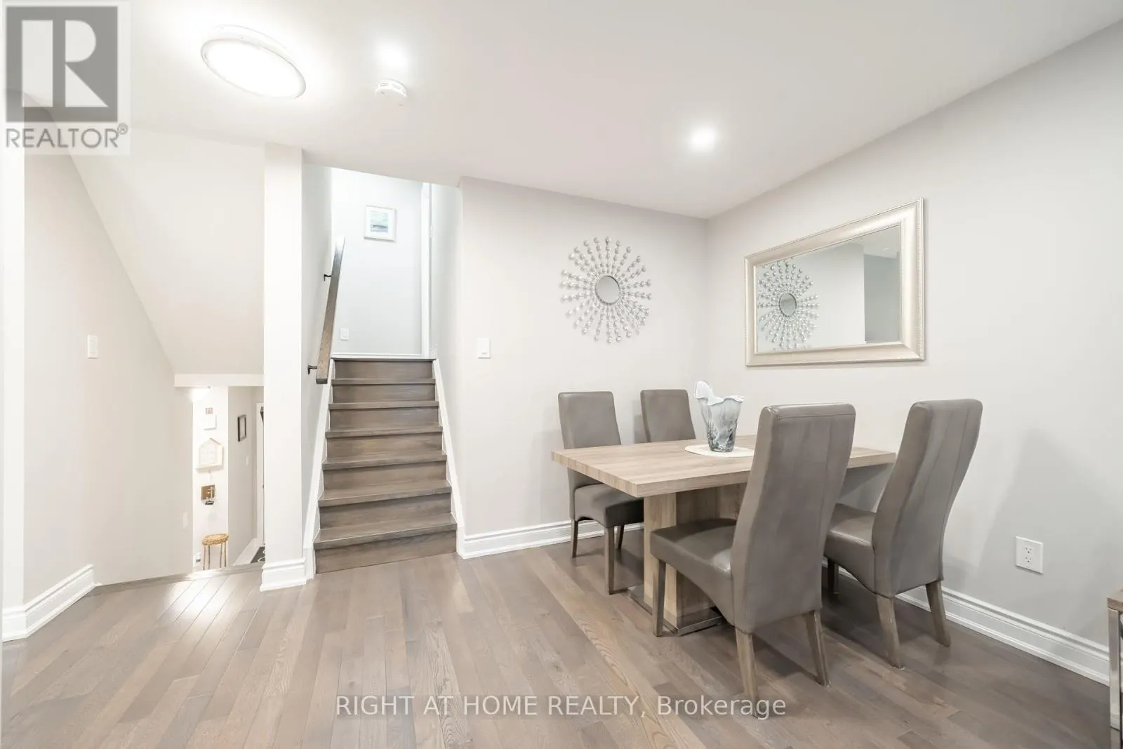 9 ROYAL CEDAR COURT