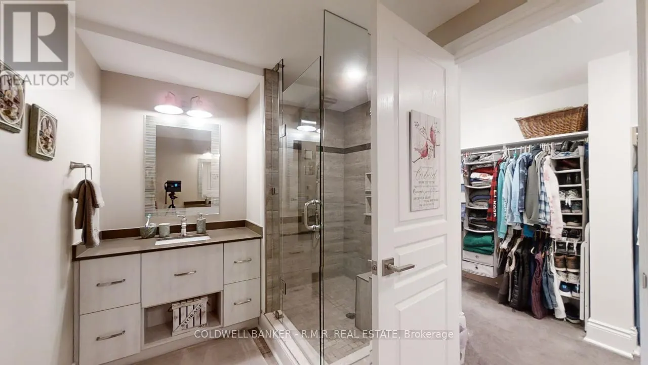 470 BLUE MOUNTAIN ROAD