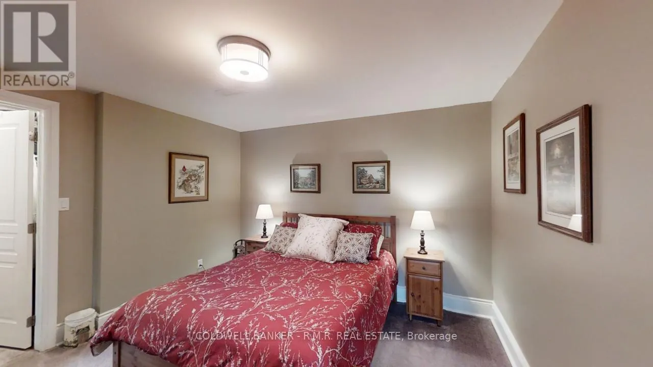 470 BLUE MOUNTAIN ROAD