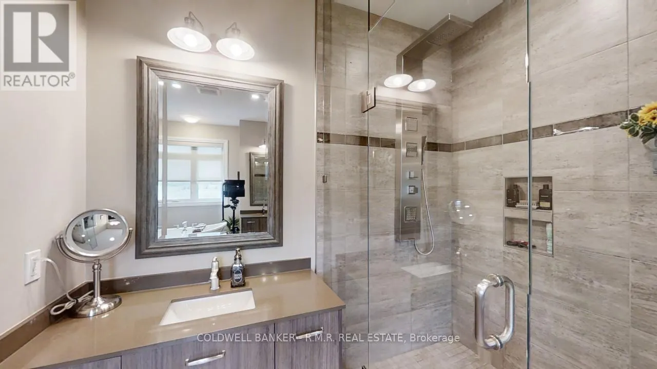 470 BLUE MOUNTAIN ROAD