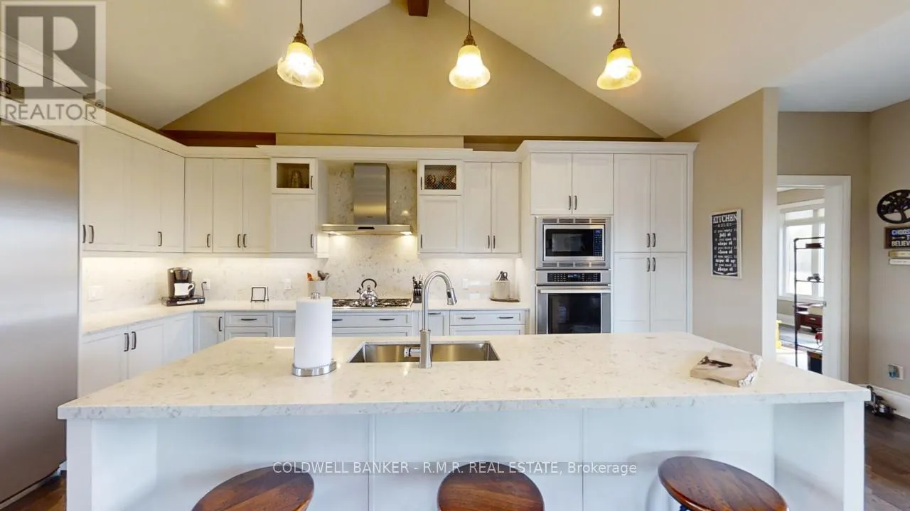 470 BLUE MOUNTAIN ROAD