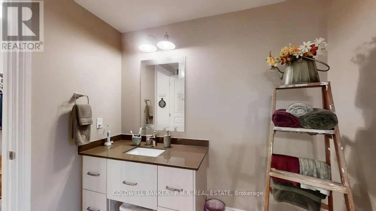 470 BLUE MOUNTAIN ROAD