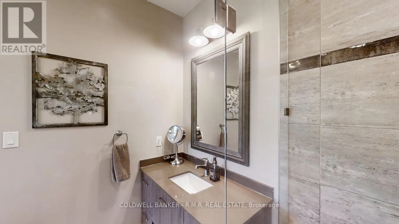 470 BLUE MOUNTAIN ROAD