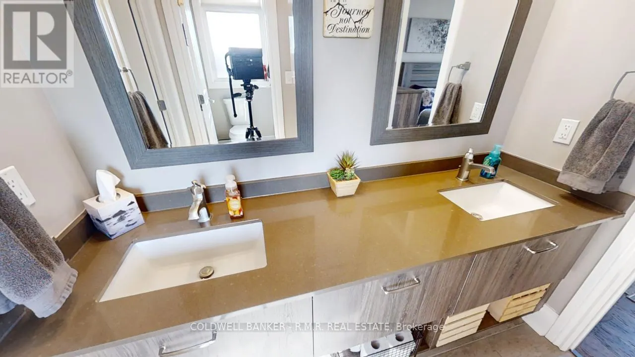 470 BLUE MOUNTAIN ROAD