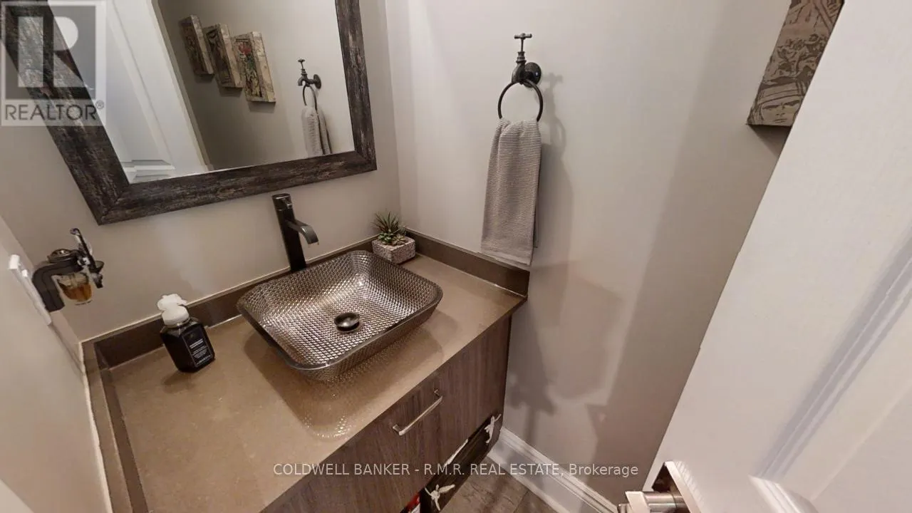 470 BLUE MOUNTAIN ROAD