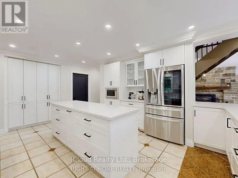 2580 LAKE RIDGE ROAD