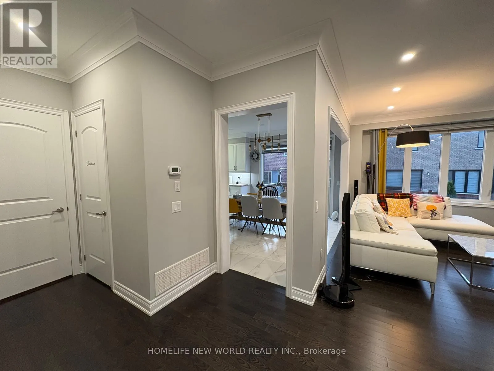 143 MONDIAL CRESCENT