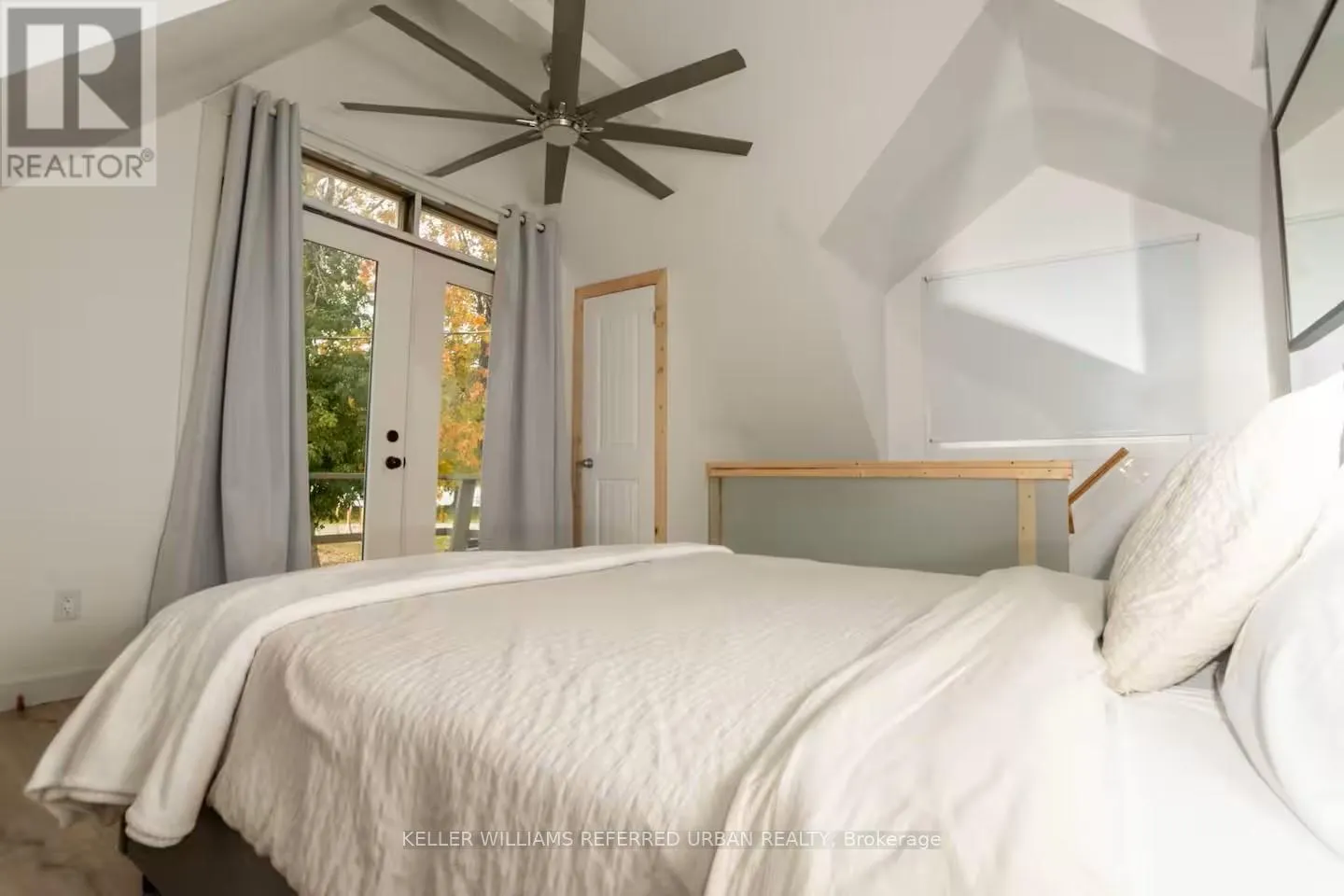 18 HARBOUR PARK CRESCENT