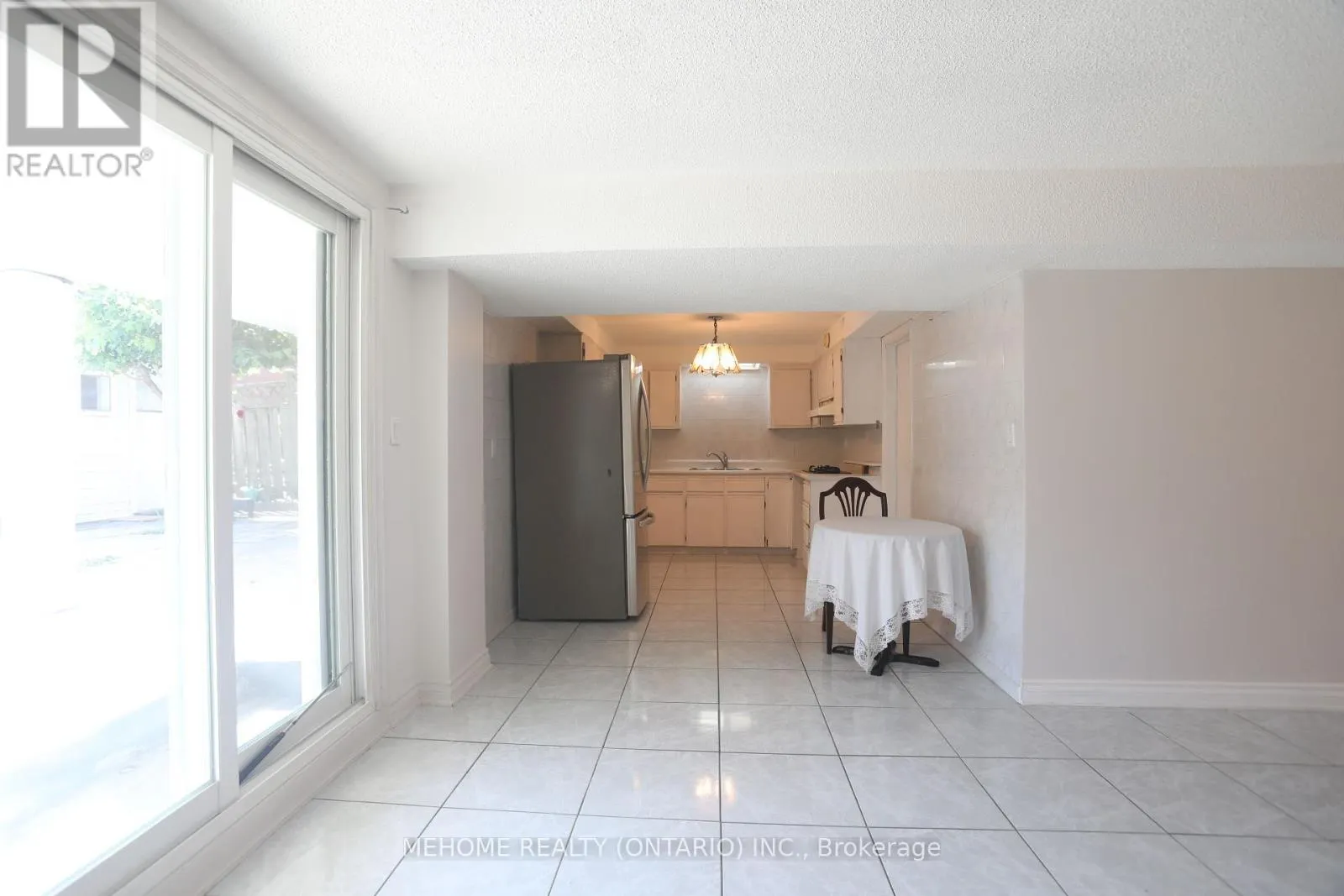 70 GOVERNOR CRESCENT