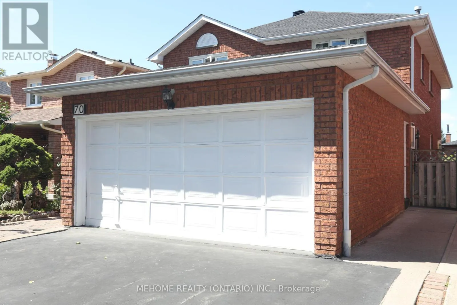 70 GOVERNOR CRESCENT