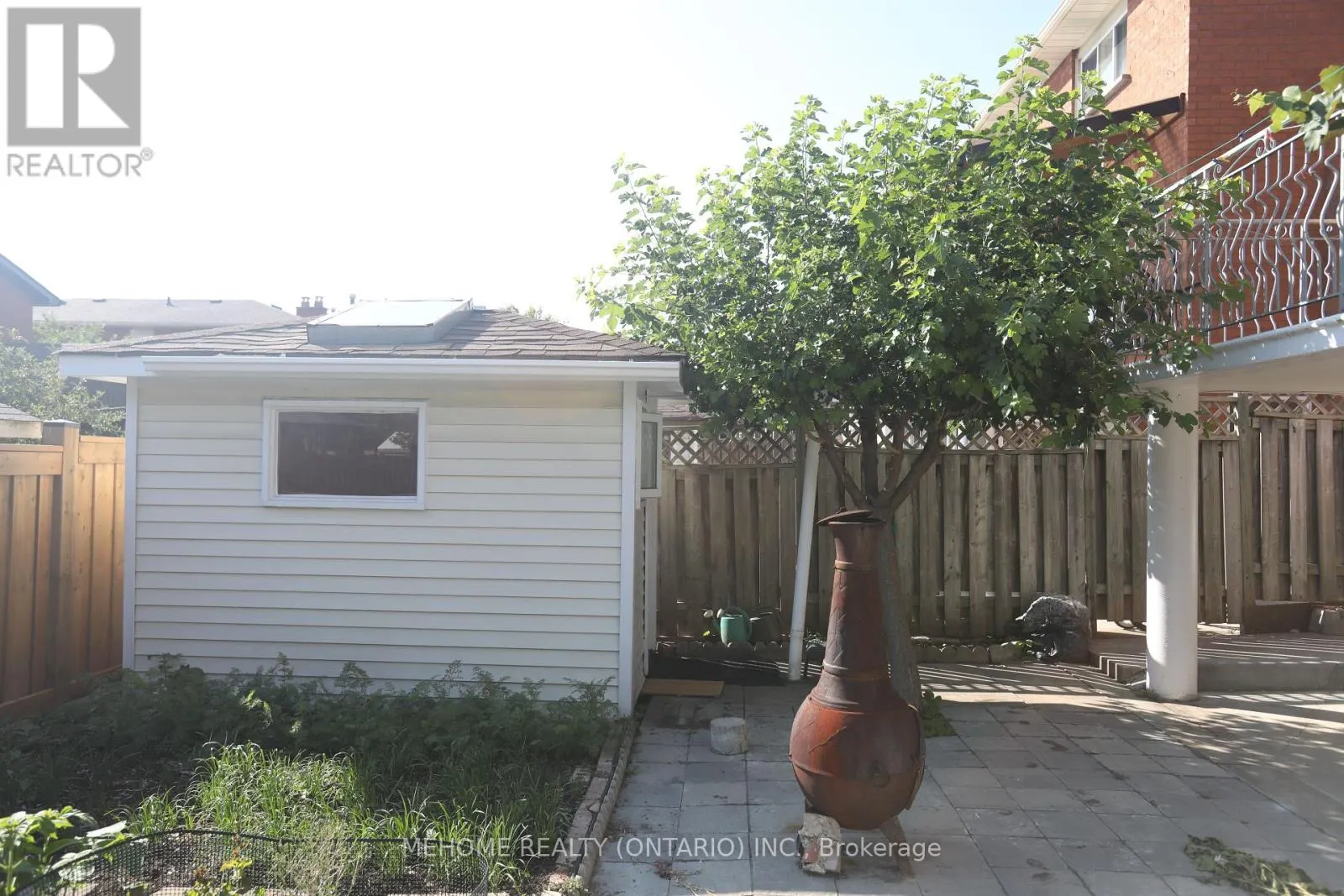 70 GOVERNOR CRESCENT