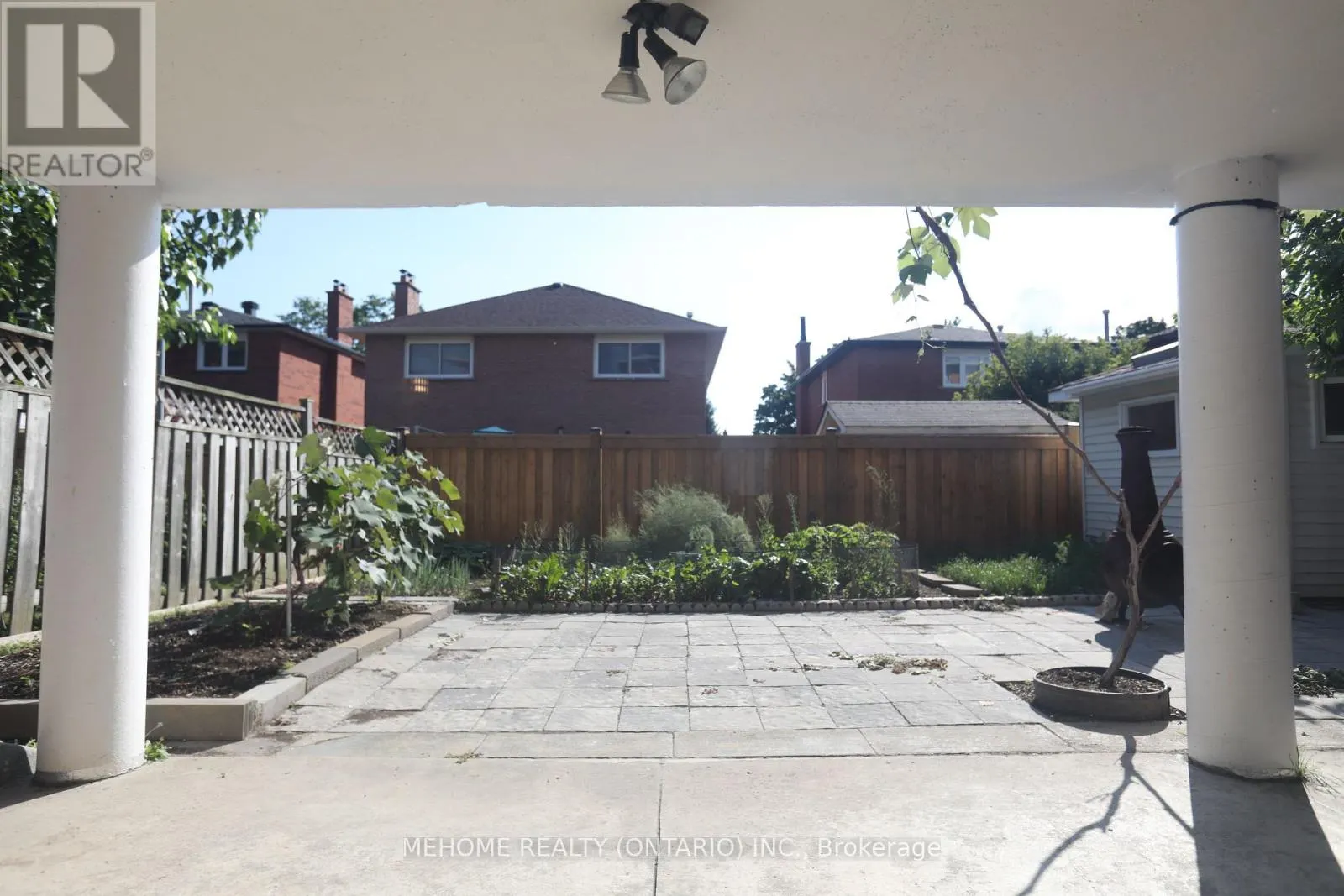 70 GOVERNOR CRESCENT
