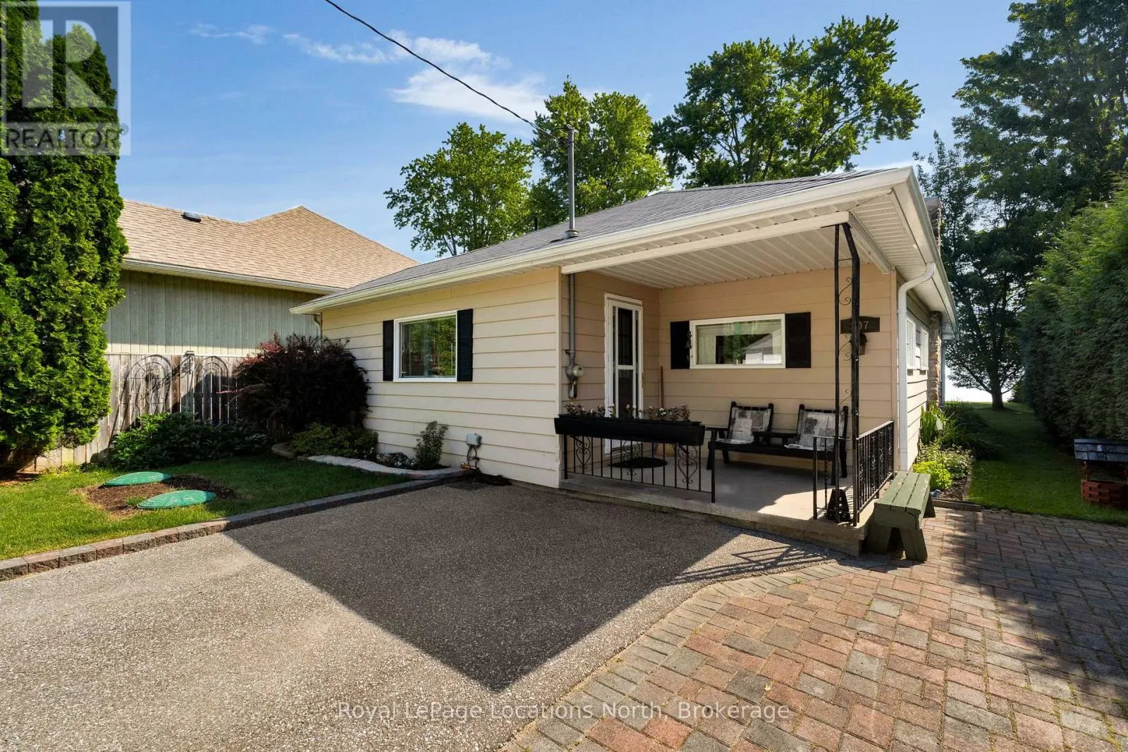 297 BEACH ROAD