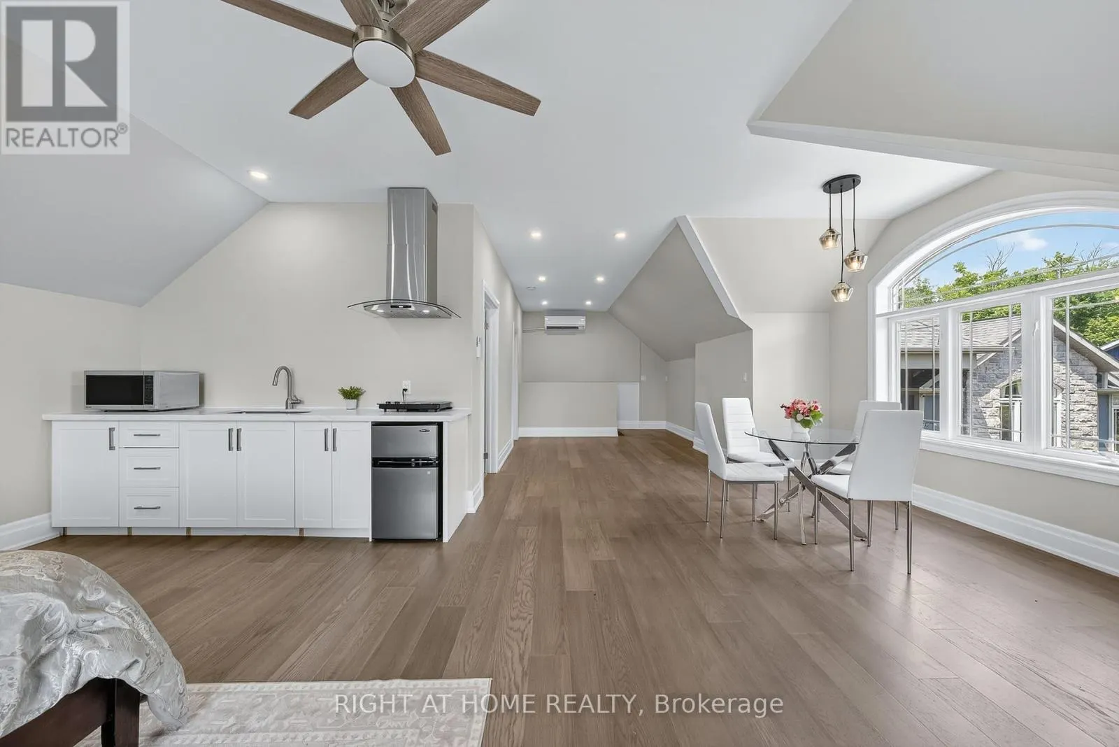 3500 CRESCENT HARBOUR ROAD